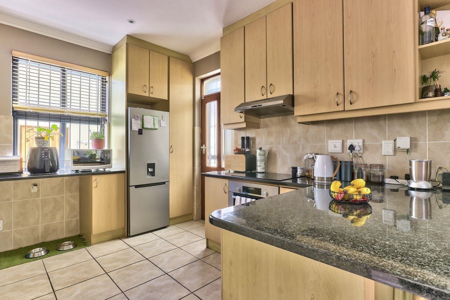 To Let 3 Bedroom Property for Rent in Royal Ascot Western Cape